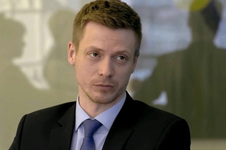 Владимир Данай в сериале «Гений»