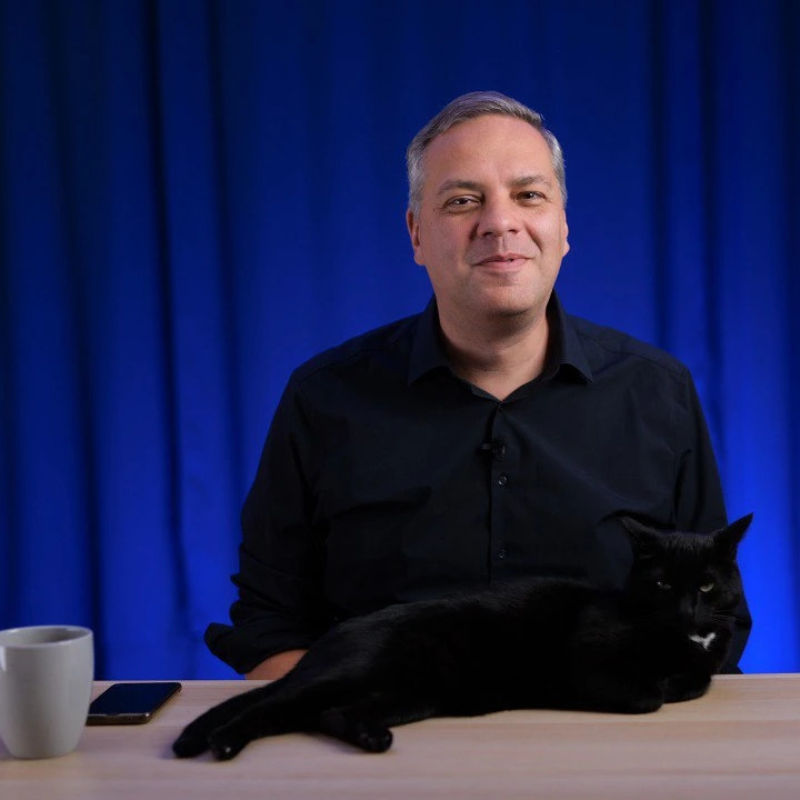 Владимир Милов с котом Владимир Милов с котом