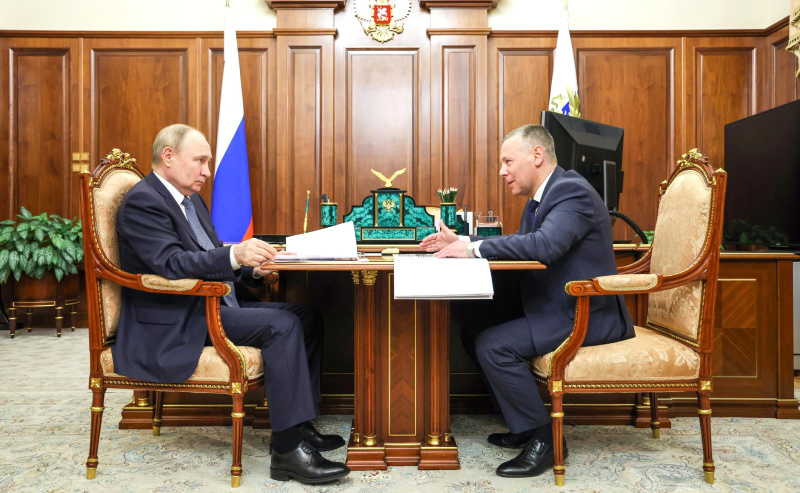 Владимир Путин и Михаил Евраев