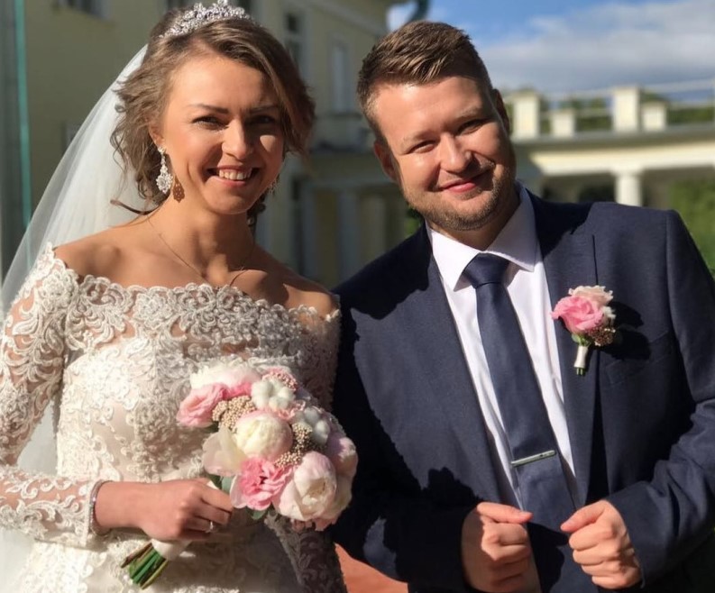 Михаил Жуков и его жена Полина Михаил Жуков и его жена Полина