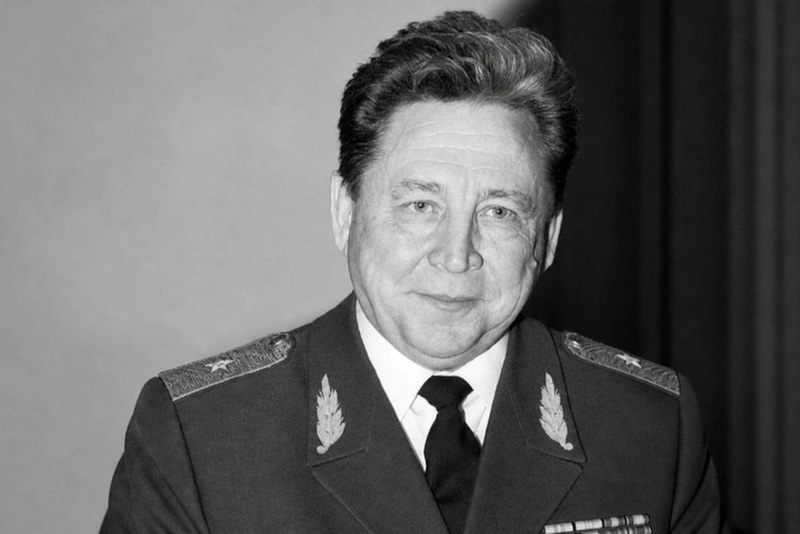 Начальник войск химической защиты Станислав Петров