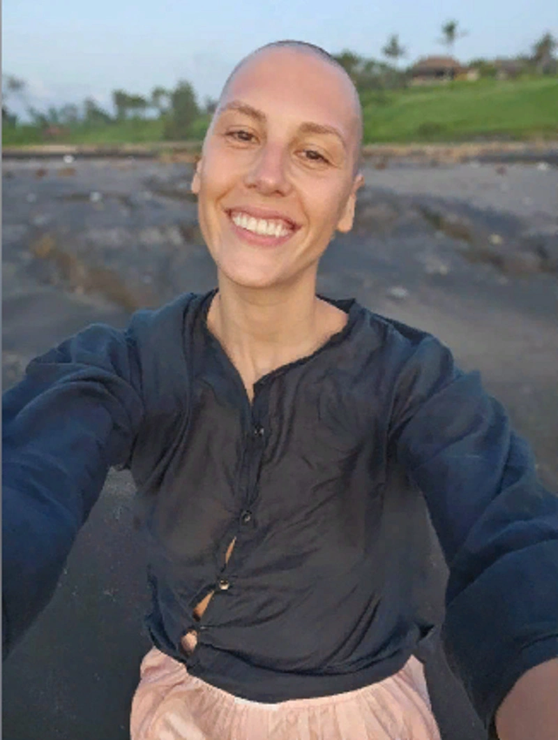 Ирина Горбачева побрилась налысо