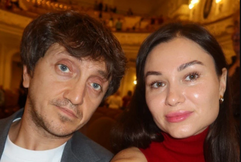 Денис Дорохов с женой Эльвирой