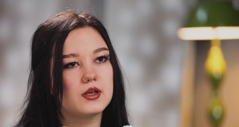 Участница шоу «Мама в 16» Юлия из Омска