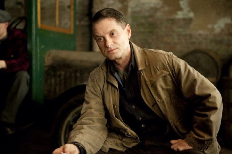 Шей Уигэм в сериале «Подпольная империя»
