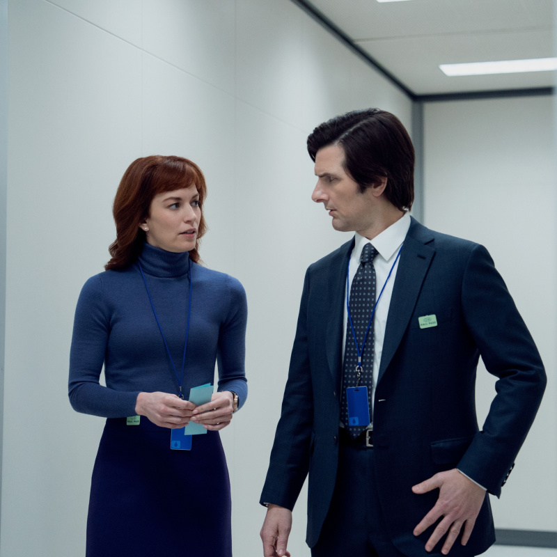 Бритт Лауэр и Адам Скотт в сериале «Разделение»