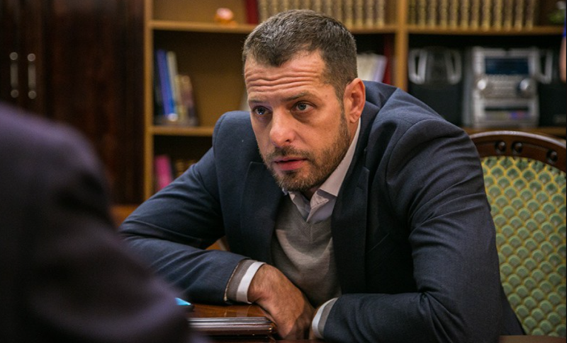Кадр из сериала «Парижская тайна» 