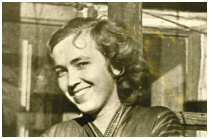 Жена Михаила Ножкина Лариса Голубина