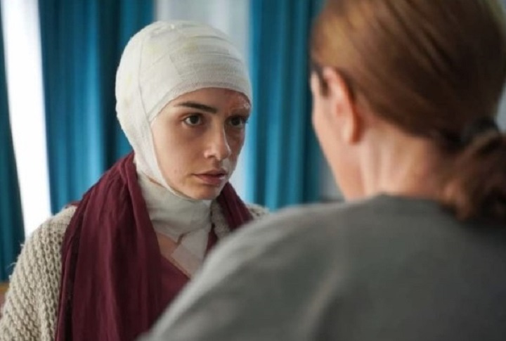 Хазар Эргючлю в сериале «Яркое пламя»