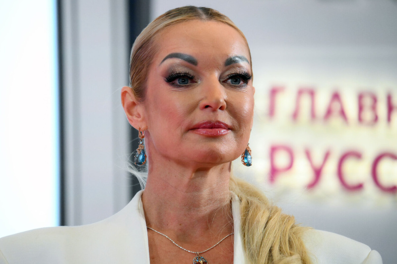 Анастасию Волочкову оскорбил отказ SHAMAN от дуэта