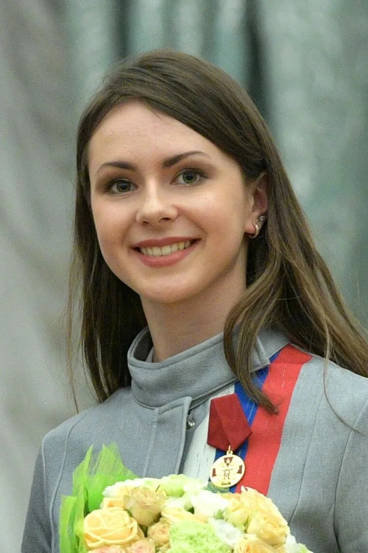 Наталья Забияко с длинными волосами