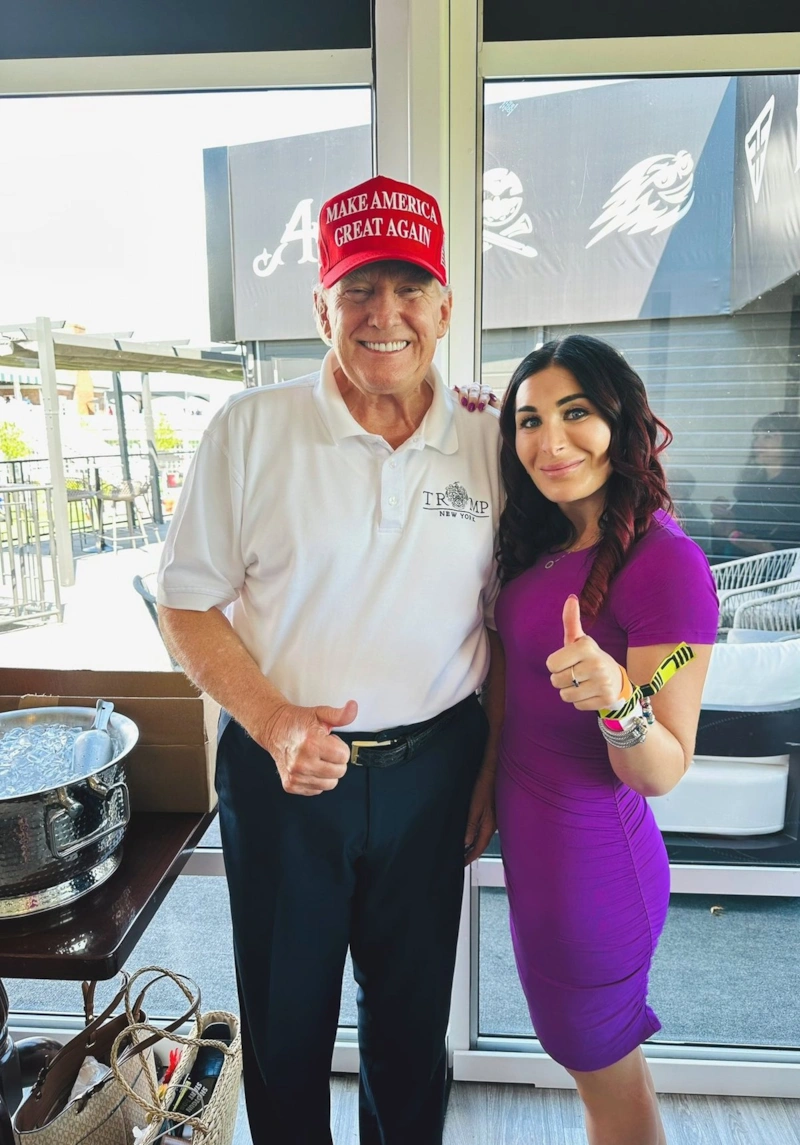 Дональд Трамп и Лора Лумер Дональд Трамп и Лора Лумер