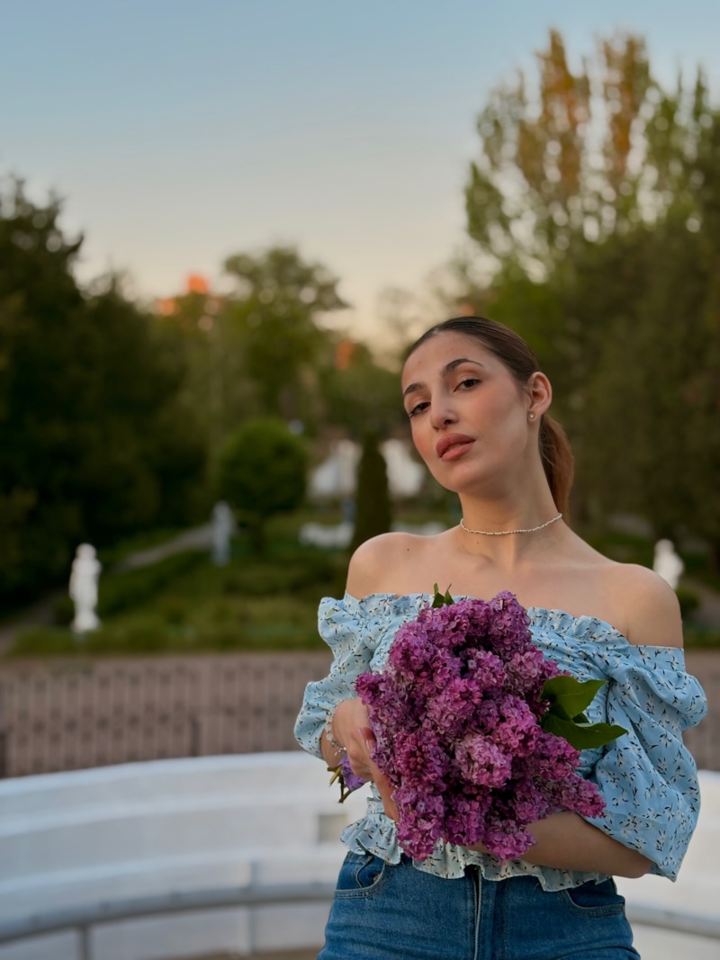Певица Лолита Суворова