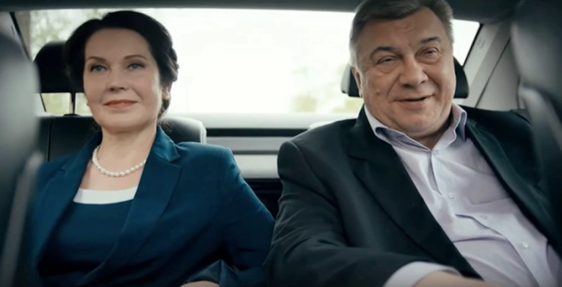 Кадр из сериала «Селфи на память» 