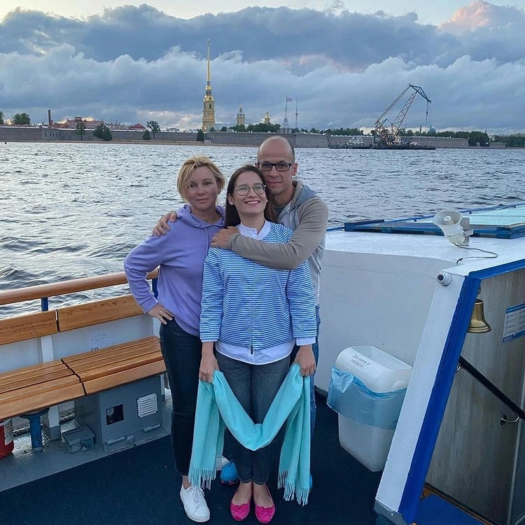 Александр Бречалов с семьей