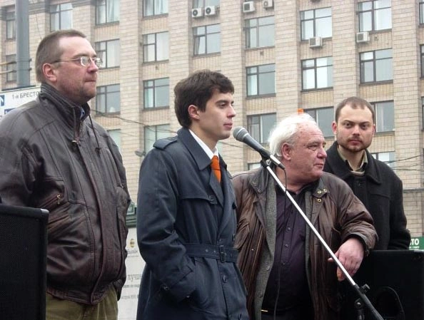 Роман Доброхотов на митинге