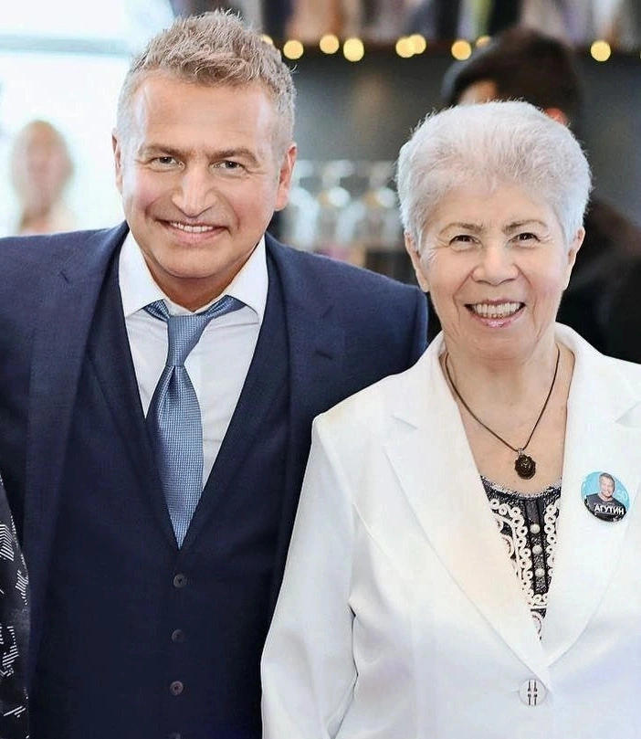 Леонид Агутин с мамой