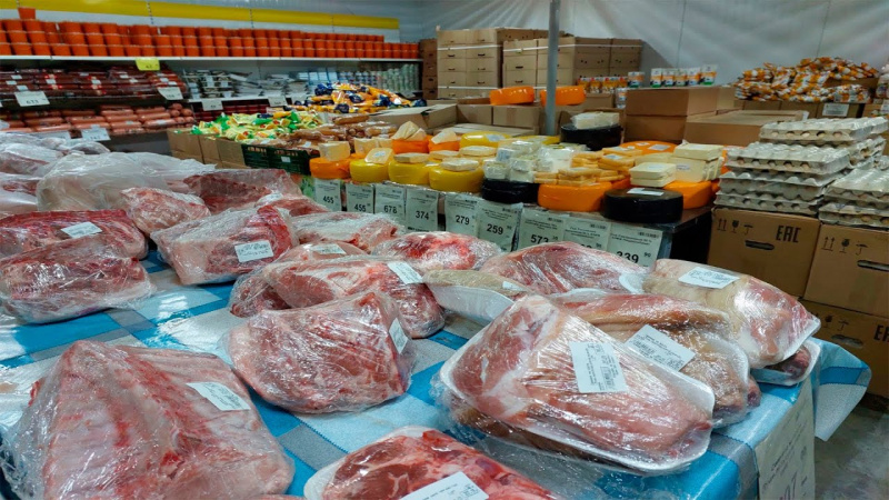 Мясо в дискаунтерах дешевле из-за формата продажи и заморозки