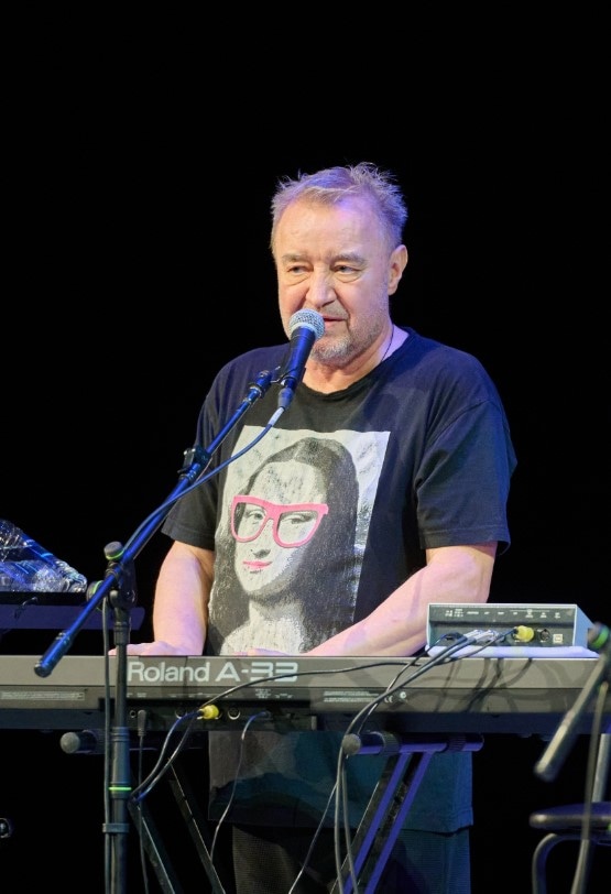 Валерий Диордица — клавишник группы «Цветы»