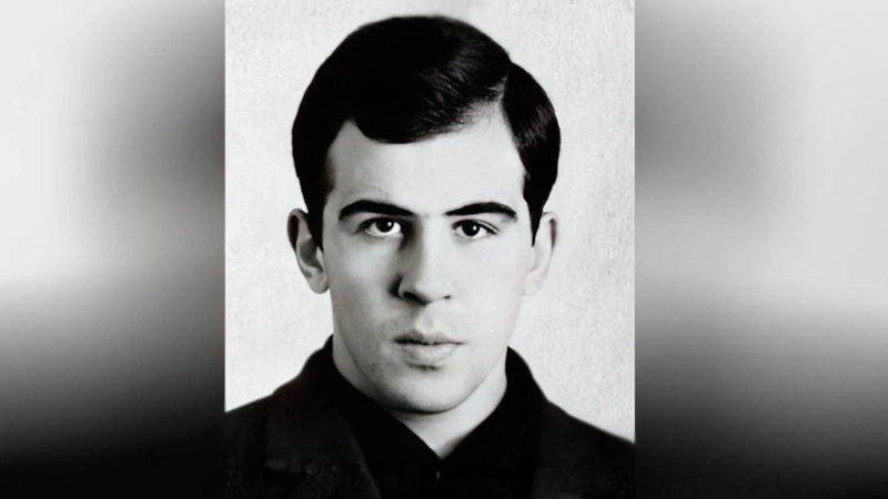 Сергей Лавров в молодости