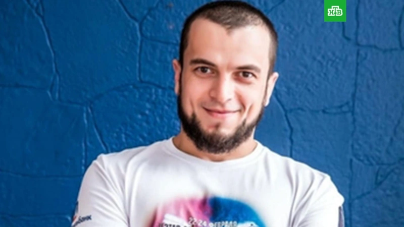 Боец ММА и таксист из Новосибирска Фарход Рахимзода