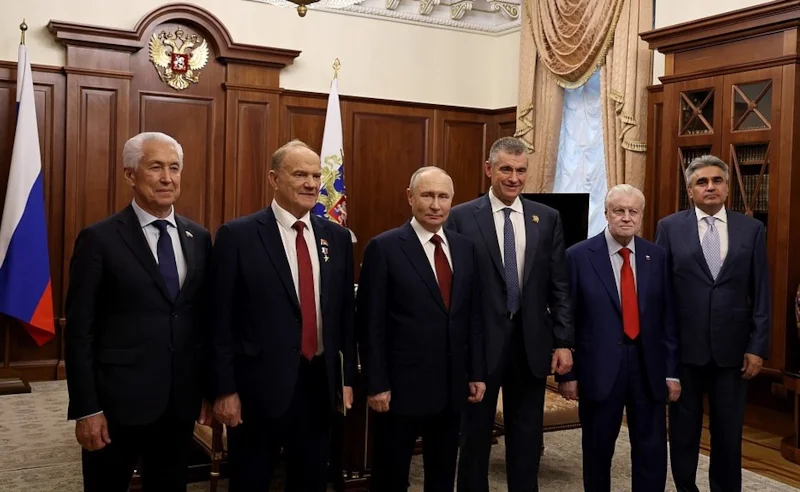 Алексей Нечаев и Геннадий Зюганов на встрече президента РФ с лидерами парламентских фракций
