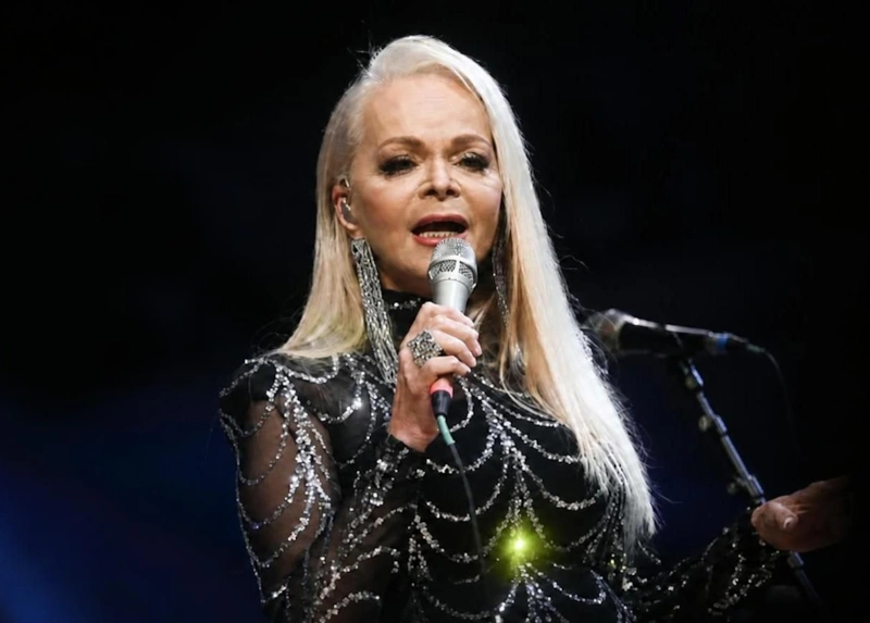 Лариса Долина назвала себя святой и претендует на лавры Пугачевой