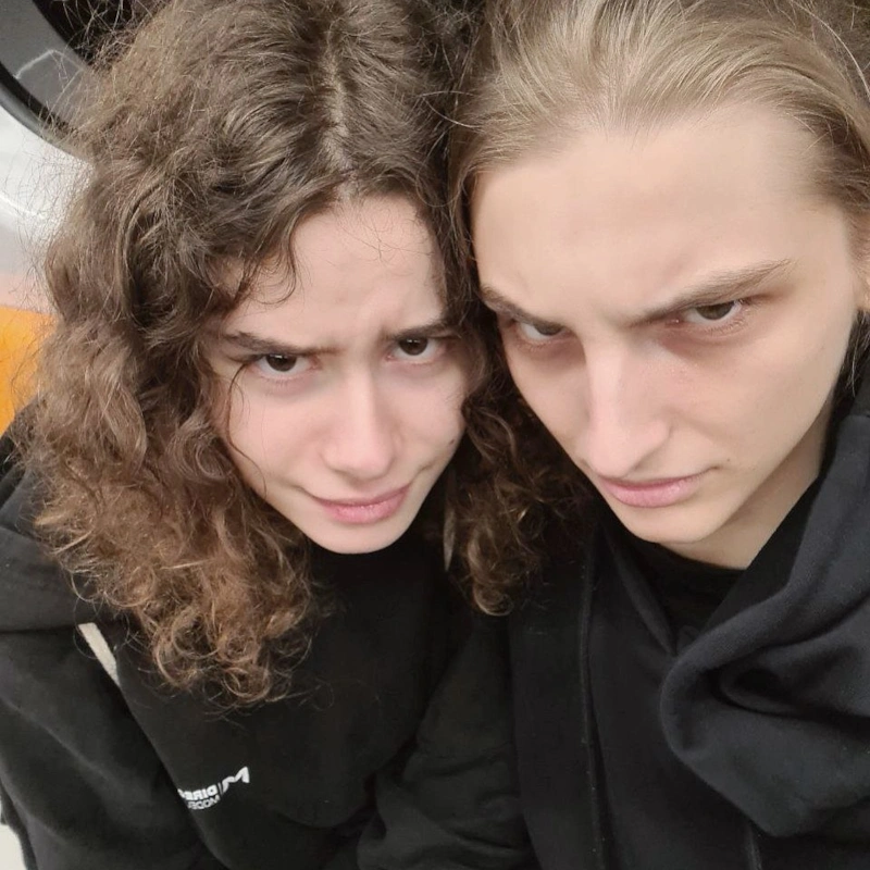 Алиса Саксон с парнем