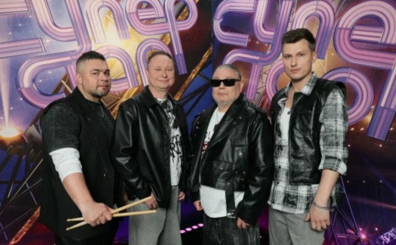 Участники шоу «ВИА Суперстар!» группа «Рок-Острова»