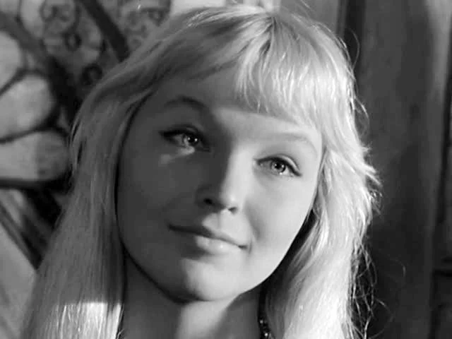 Марина Влади в фильме «Колдунья»