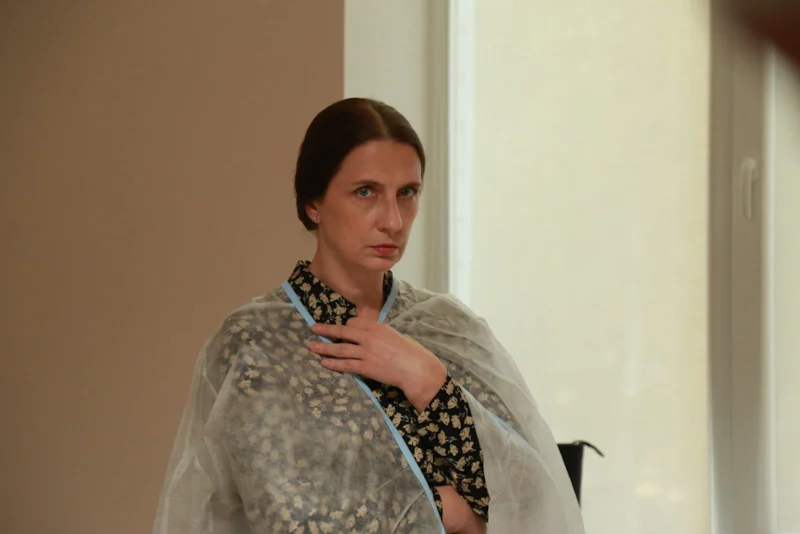 Елена Медведева в мелодраме «Родные неродные»