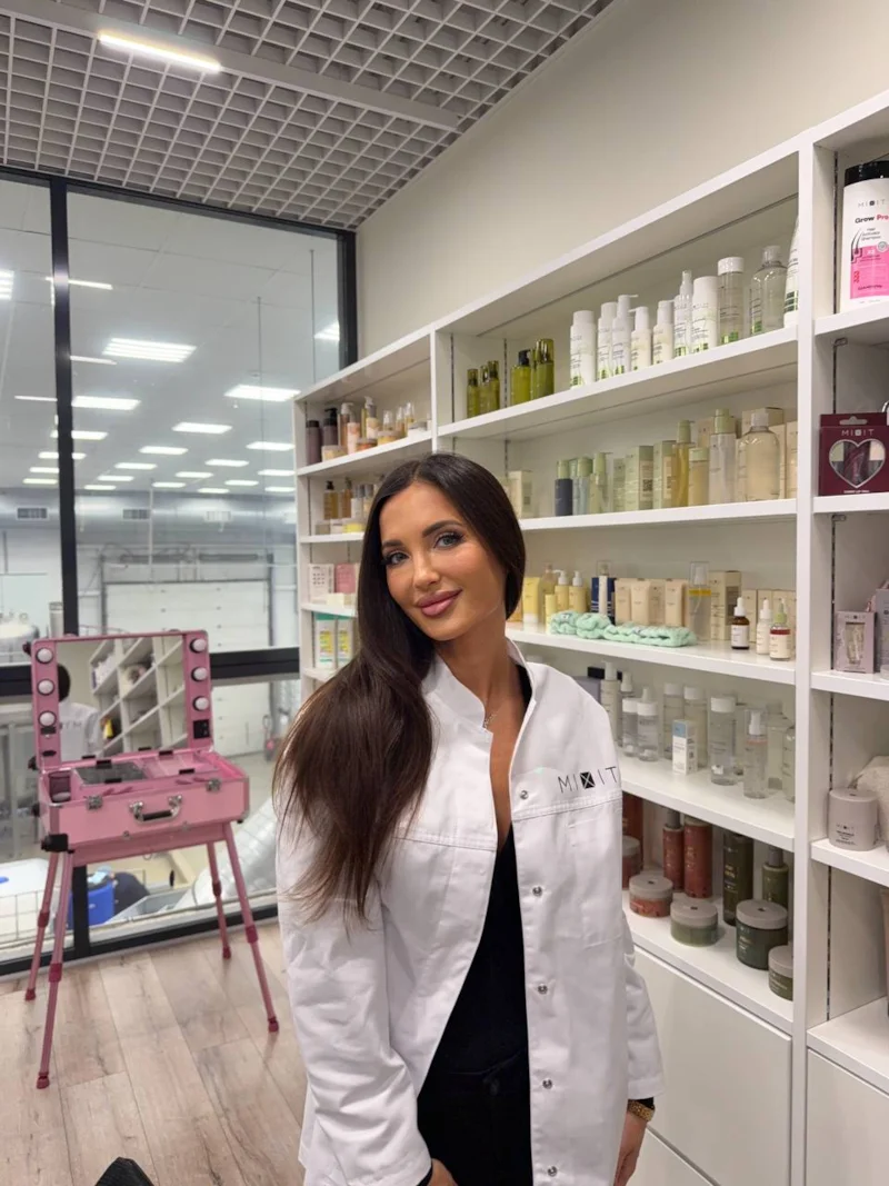 Елена Назарова — соосновательница косметического бренда Mixit