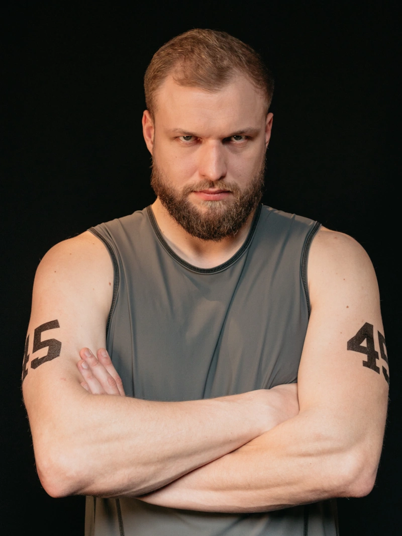 Алексей Лаптев — участник шоу «Титаны» Алексей Лаптев — участник шоу «Титаны»