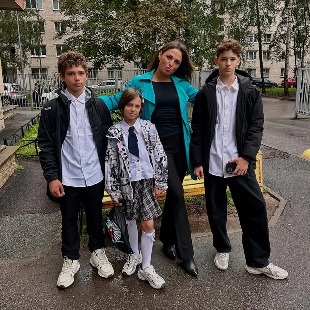 Анна Иванова с детьми