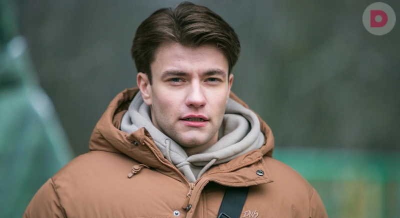 Александр Чураев в сериале «Неверный шаг» Александр Чураев в сериале «Неверный шаг»