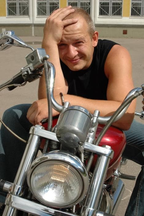 Дмитрий Марьянов на мотоцикле