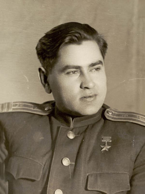 Алексей Маресьев