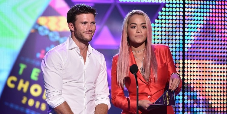 Скотт Иствуд и Рита Ора на Teen Choice Awards в 2015 году