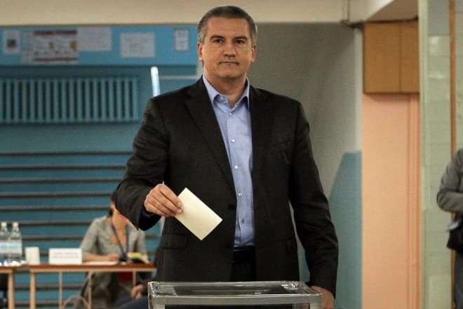 Сергей Аксенов на референдуме в Крыму