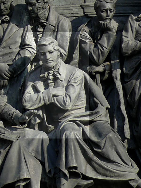 Памятник Александру Грибоедову в Великом Новгороде