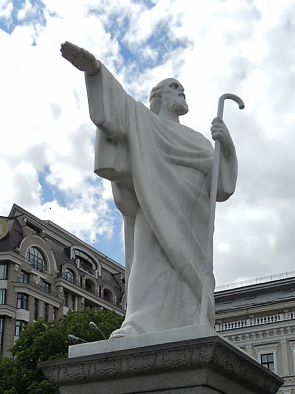 Памятник апостолу Андрею в Киеве
