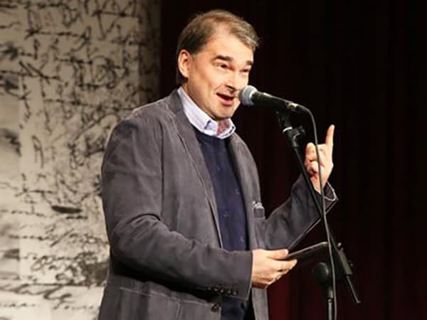Александр Жигалкин на сцене