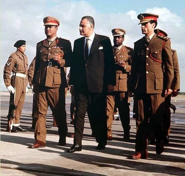 президент Судана Джафар Нимейри, президент Египта Гамаль Абдель Насер и Муаммар Каддафи