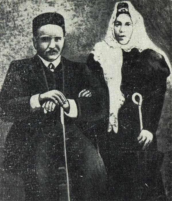 Галиаскар Камал и его первая жена Бибигайша в 1908 году