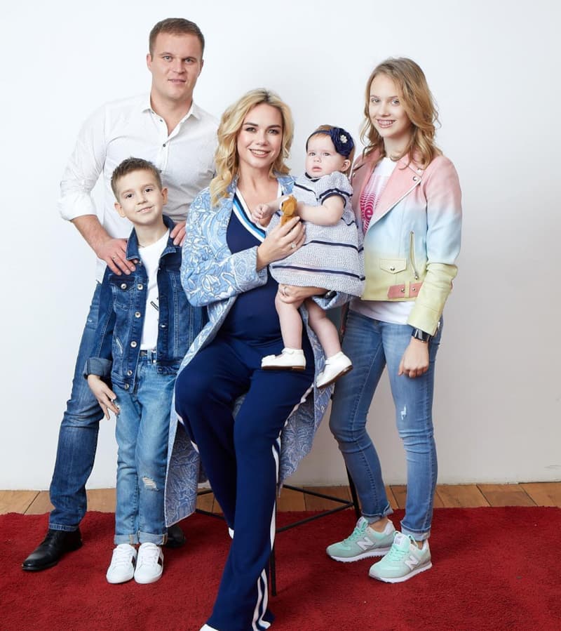 Анастасия Трегубова с семьей
