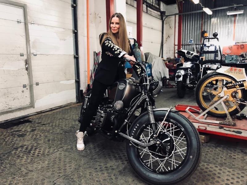 Ксения Мерц на мотоцикле