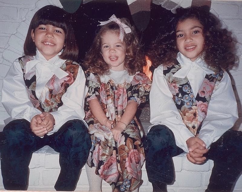 Ким Кардашьян в детстве с сестрами