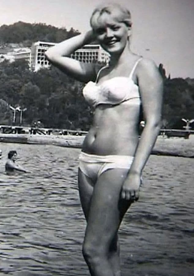 Гурченко в купальнике в молодости фото