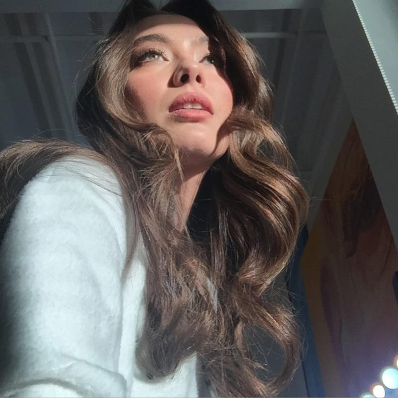 Фото Неслихан Атагюль