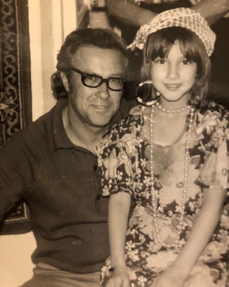 Лера Кудрявцева в детстве с отцом